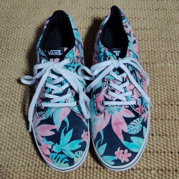 Vans Shoes - Vans Womens Low-Top Sneakers Floral Hawaiian Tropical SIZE 8.5